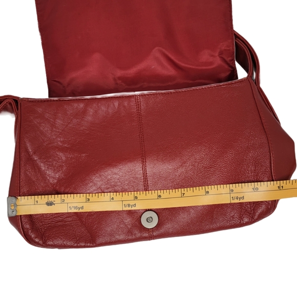 KENNETH COLE REACTION | Genuine Leather Red Shoulder Bag Purse - Picture 4 of 10
